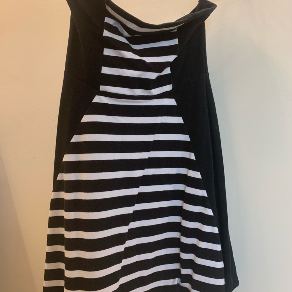 Black and white strapless dress 4/$20 💜